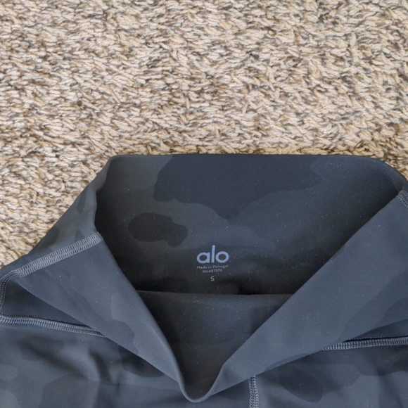 ALO Yoga Vapor High Waist Leggings Black Camo - Picture 5 of 5